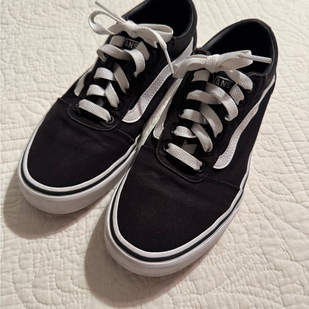 Women's 7.5 Vans